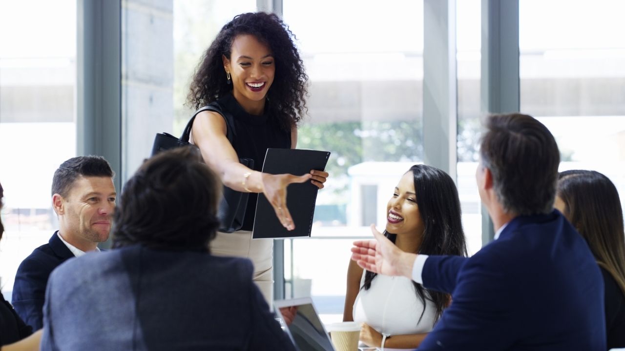 10 “Welcome to the Team” Alternatives to Greet New Employees